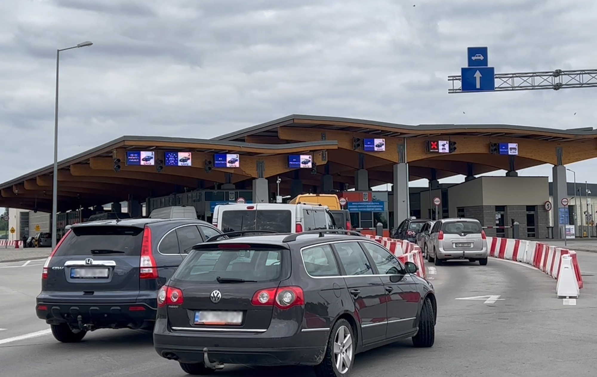 Черги на КПП. Як перетнути кордон без затримок і проблем: поради